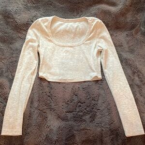 Cropped gray long sleeve shirt